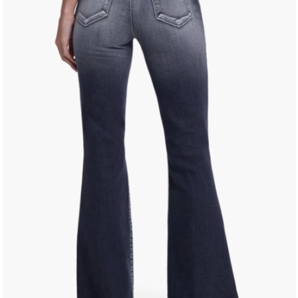 Size 30 Sera Raw Hem Flare Leg Jeans
L'AGENCE color Rochester